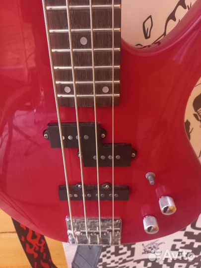 Бас гитара homage