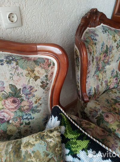 Диван и 2 кресла