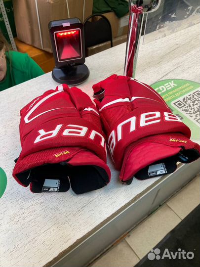 Хоккейный нагрудник шорты краги Bauer CCM True