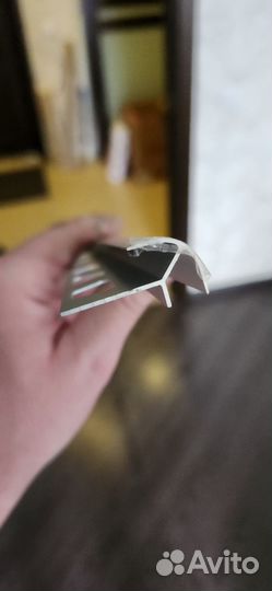 Уголок под плитку