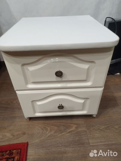 Кровать двухспальная бу с двумя тумбочками