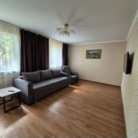 2-к. квартира, 56 м², 1/2 эт.