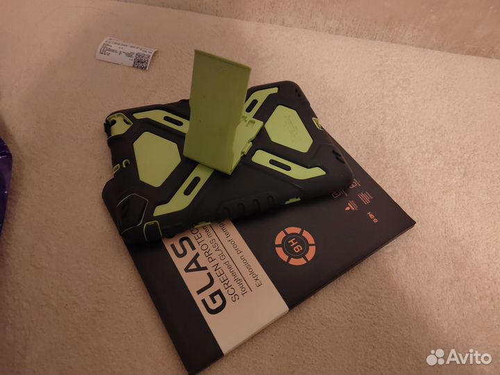 Надёжный чехол и стекло Apple