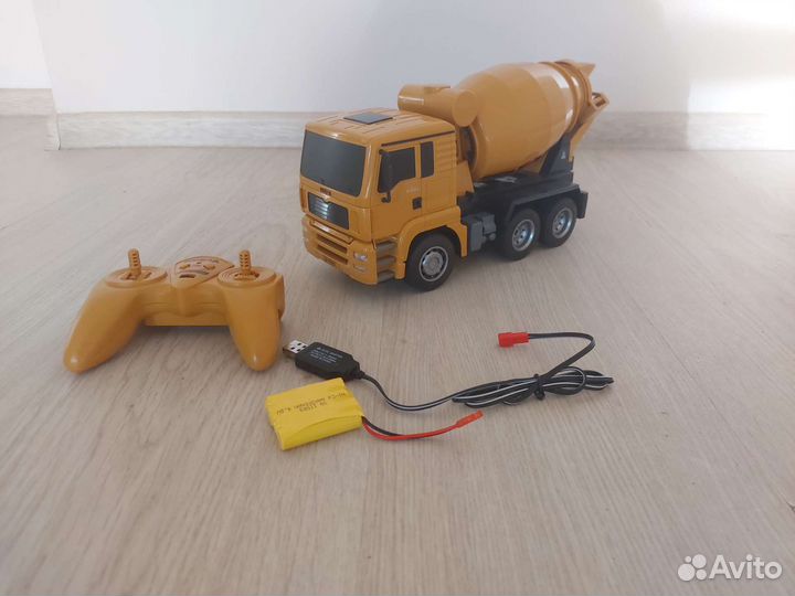 Радиоуправляемая бетономешалка Huina 1333 (1:18)