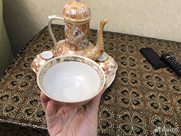 Кувшин с пиалами