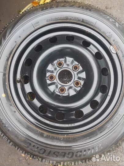 Bridgestone Blizzak VRX 215/60 R16