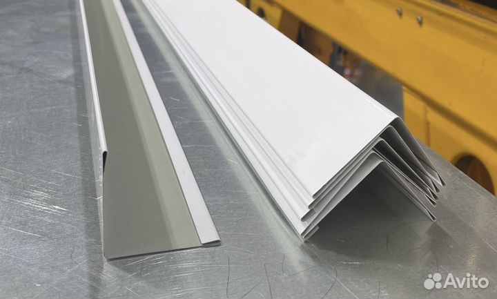 Откос сэндвич-панели. Планка откоса Нащельники