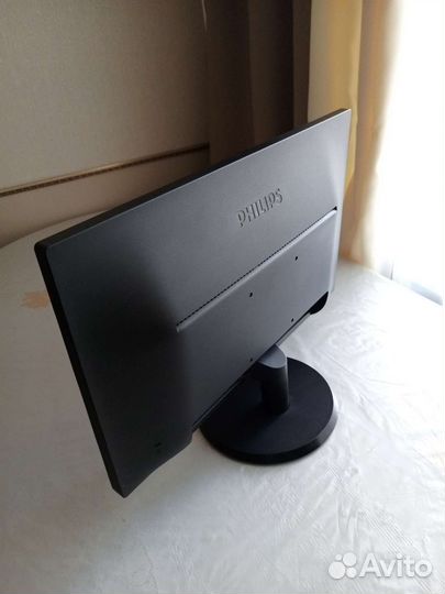 Монитор Philips 22 дюйма