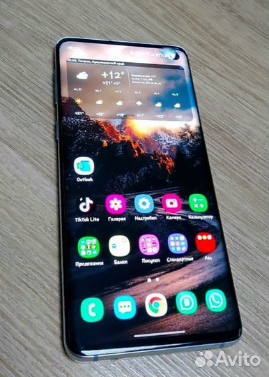 Samsung Galaxy S10, 8/128 ГБ