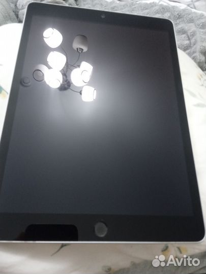 iPad 10.2