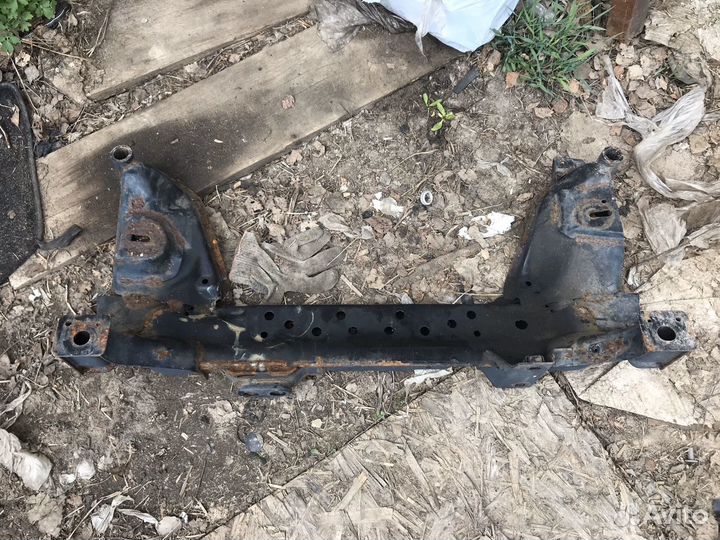 Infiniti fx35 fx45 подрамник передний