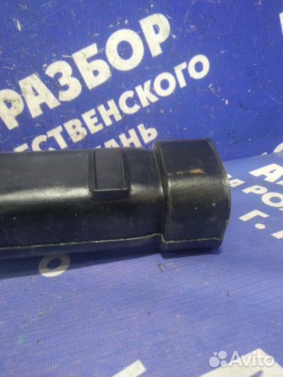 Воздуховод Ford F350 пикап 2005