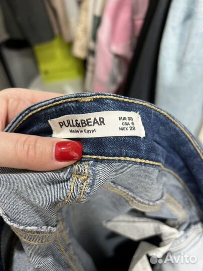 Джинсы на высокой талии pull&bear