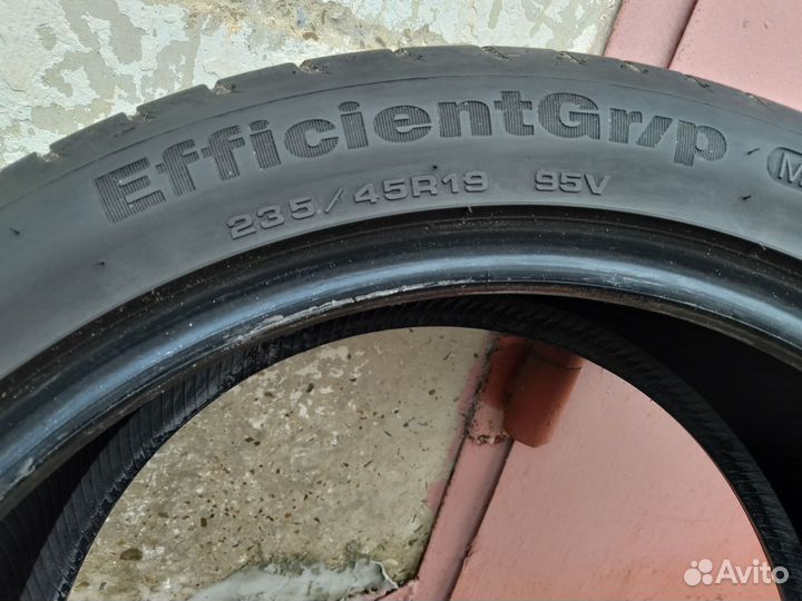 Goodyear EfficientGrip 235/45 R19