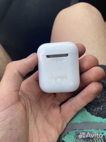 Продам Apple airpods 2-го поколения