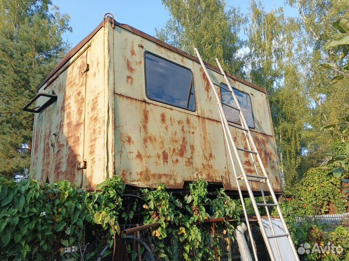 Металлический вагончик