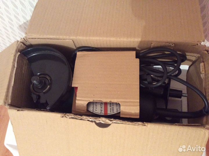 Шлифовальная машина makita 9555HN б/у