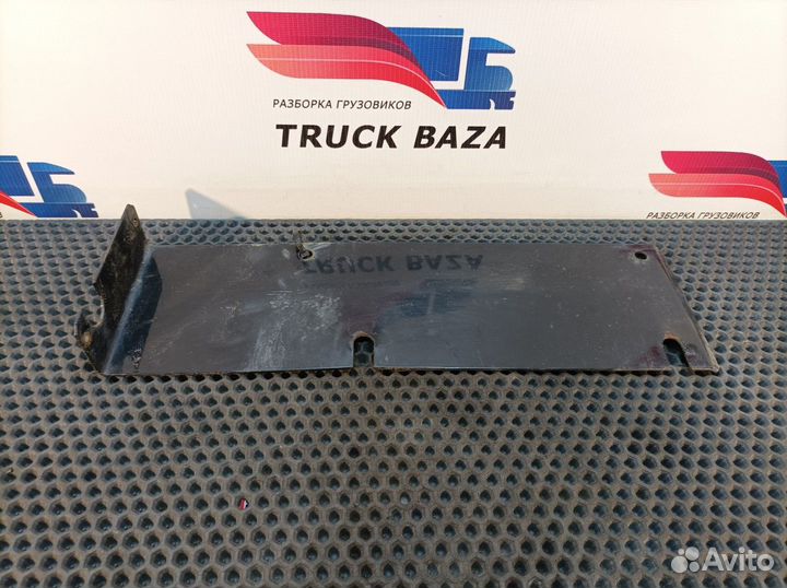 1697313 Кронштейн габарита левого Daf XF105