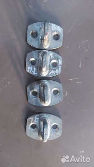 Ответная часть замка на Toyota Mark X