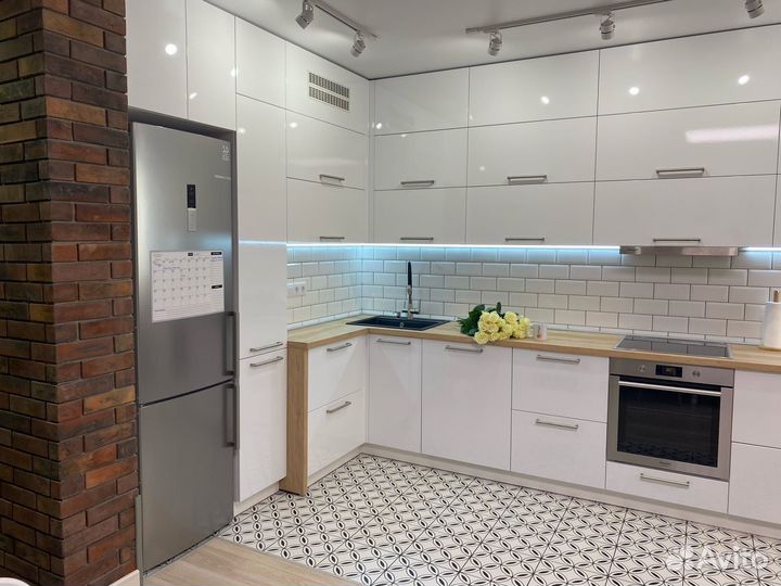 Угловая кухня на заказ. Производство