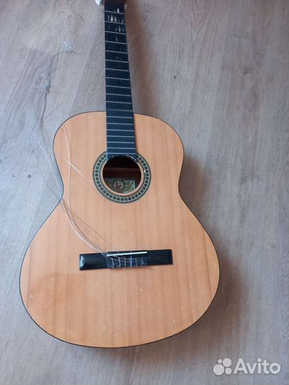 Гитара 4/4 классическая