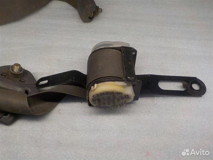 Ремень безопасности Toyota Camry XV10 1991-1996