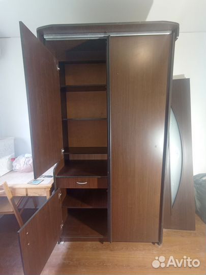 Шкаф