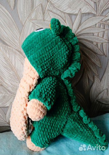 Вязаная плюшевая Зайка