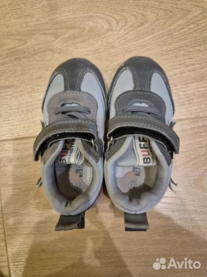 Детские кроссовки 23 размер