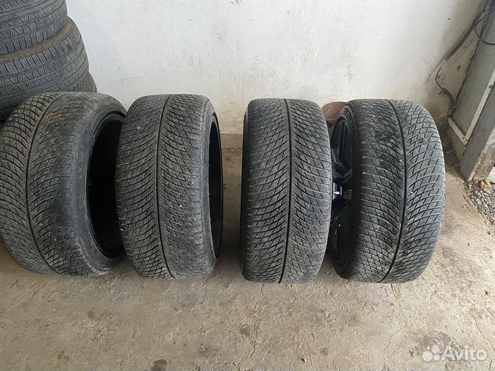 Continental AllSeasonContact 295/35 R21