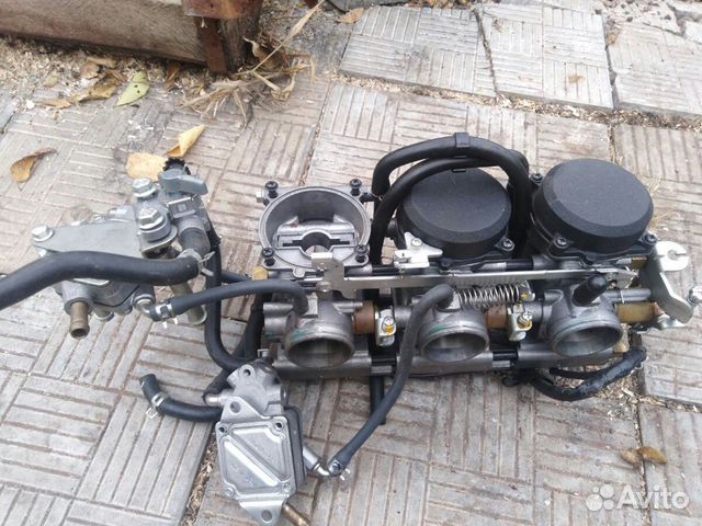 Kawasaki zx9r карбы. карбюраторы кавасаки zxr 400. блок карбюраторов. блок карбюраторов. Suzuki rf400 карбы.