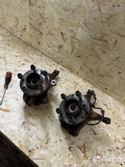 Передние поворотные кулаки Renault Kaptur