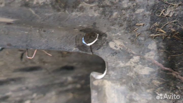 Защита арок (подкрылок) правая передняя BMW 5 E60, 2003