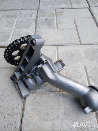 Масляный насос Мерседес 220D