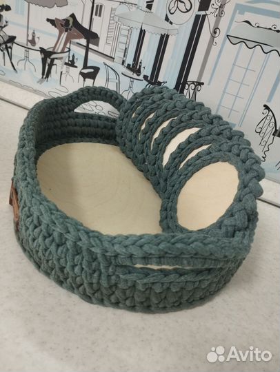 Корзина-поднос с подставками под чашку