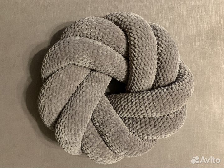 Интерьерная декоративная подушка