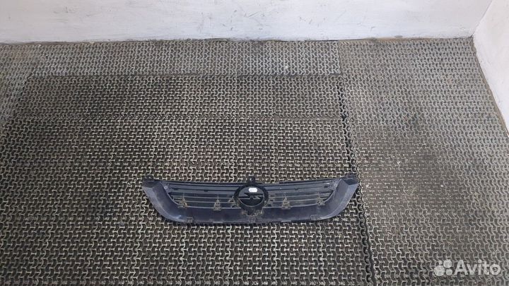 Решетка радиатора Opel Vectra B, 1997