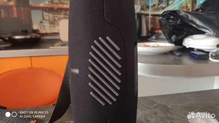 Колонка jbl xtreme 3 бу