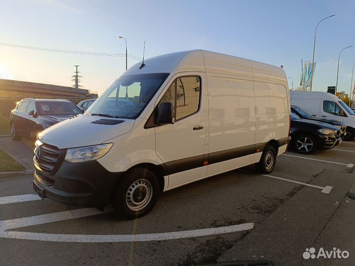 Mercedes-Benz Sprinter цельнометаллический, 2021