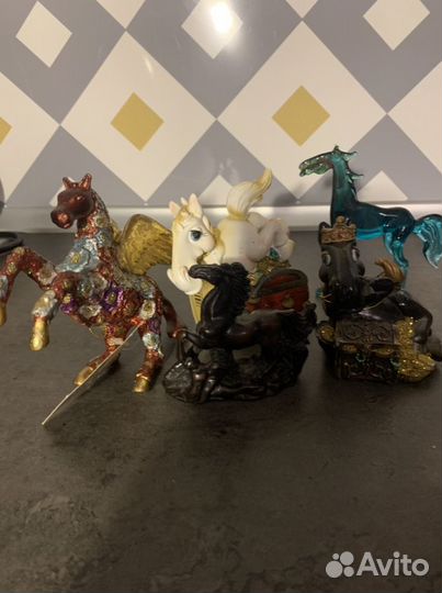 Коллекция коней миниатюра