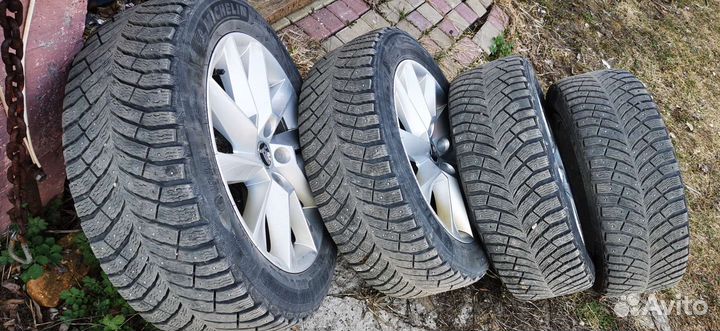 Michelin X-Ice North 4 205/55 R17