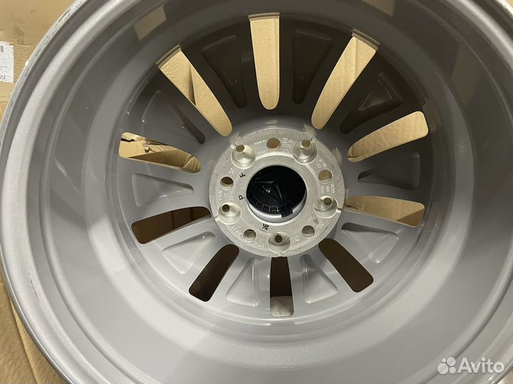 Оригинальные диски Mercedes E-class W213 R16