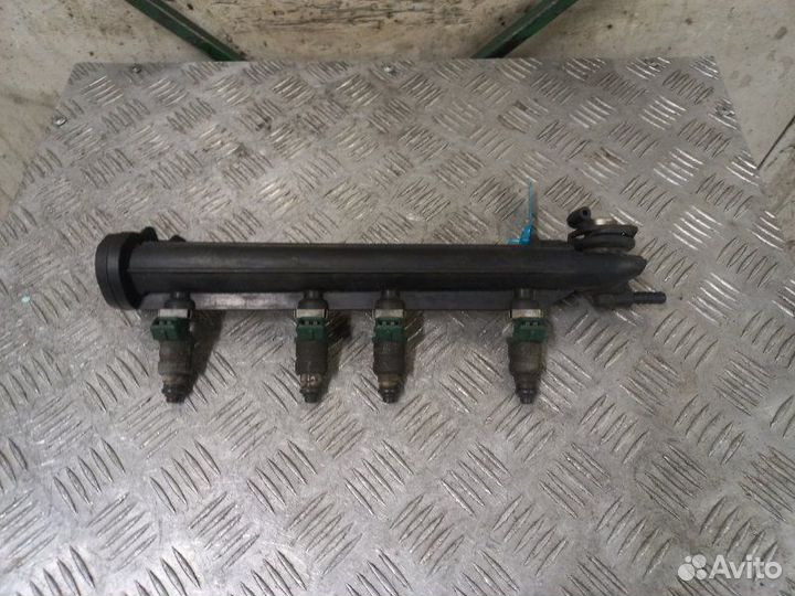 Форсунки топливные Volkswagen Golf 4 1.6 AKL