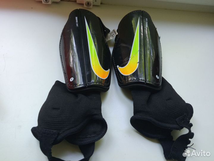 Футбольные бутсы nike