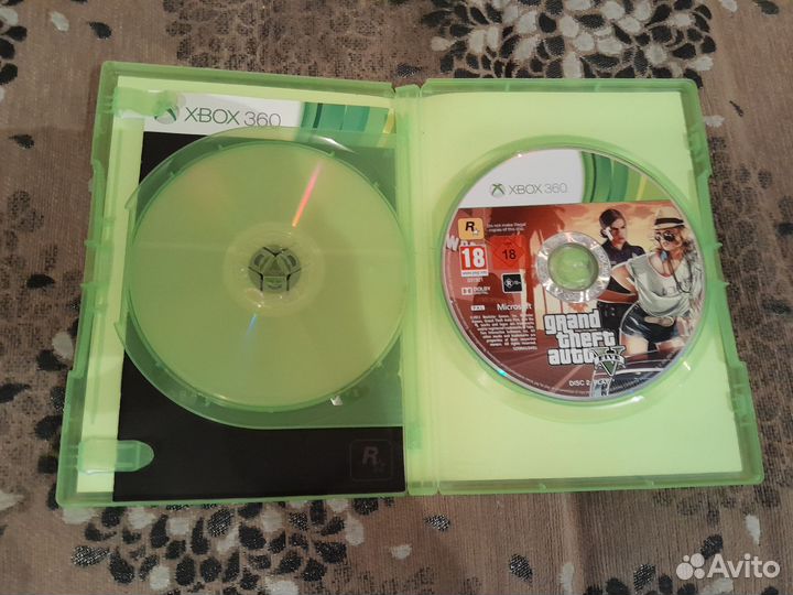 Xbox 360 и + диски от игры gta 5