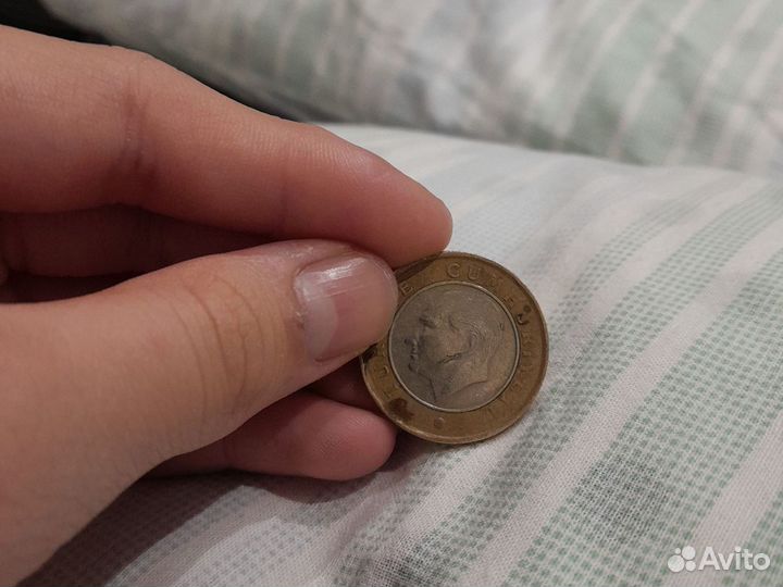 1 lira 2011года