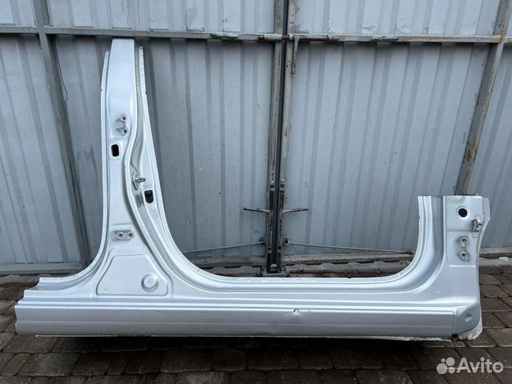 Правый порог(короб) kia rio 3