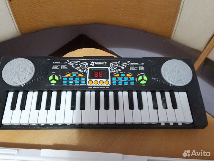 Лот Синтезатор