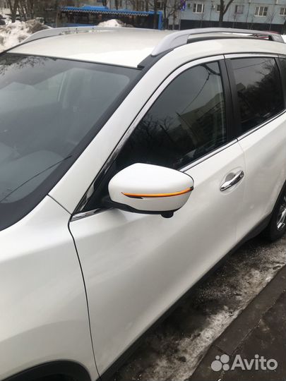 Динамические поворотники на Nissan X-Trail Qashqai