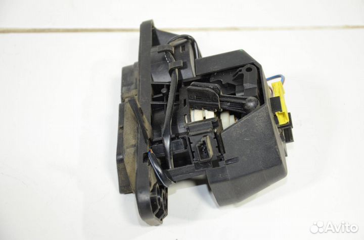 Замок крышки багажника Mercedes-Benz S-Class W220